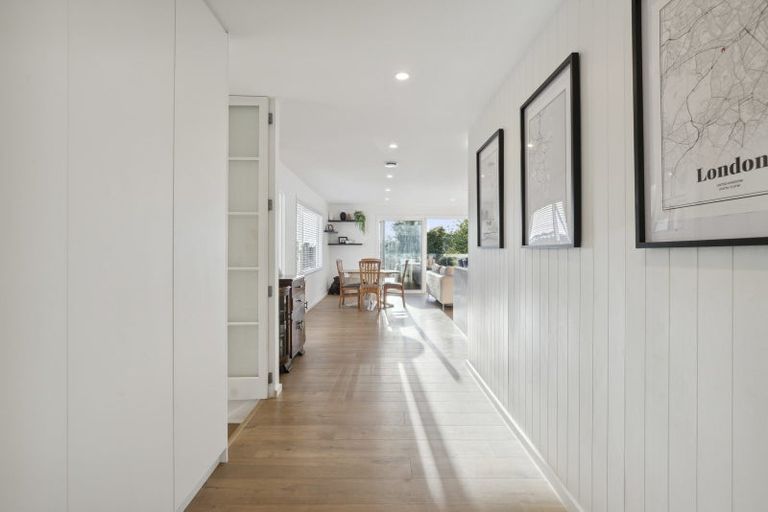 Photo of property in 570 Glenfield Road, Bayview, Auckland, 0629