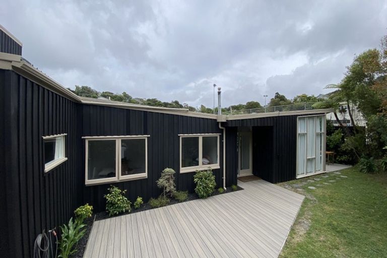 Photo of property in 43 Delhi Crescent, Khandallah, Wellington, 6035