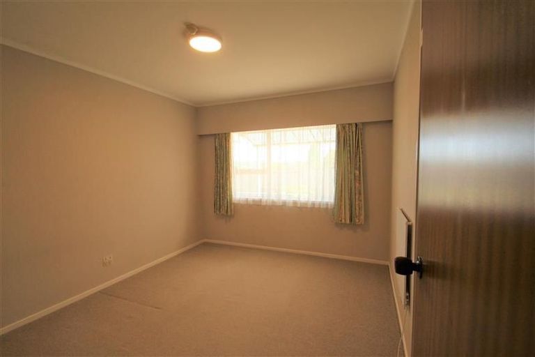 Photo of property in 62a Gossamer Drive, Pakuranga Heights, Auckland, 2010