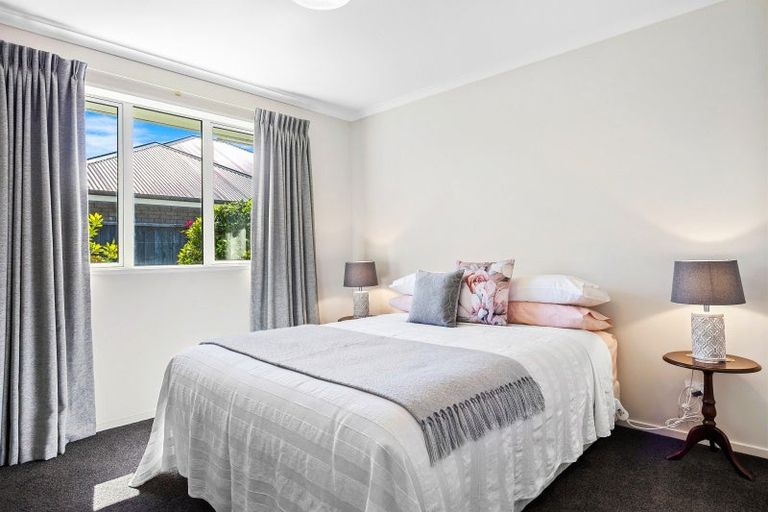 Photo of property in 21 Lewis Close, Rangiora, 7400
