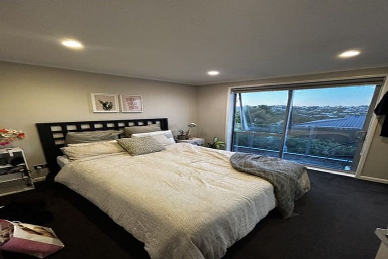 Photo of property in 1/43 Shanaway Rise, Hillcrest, Auckland, 0627