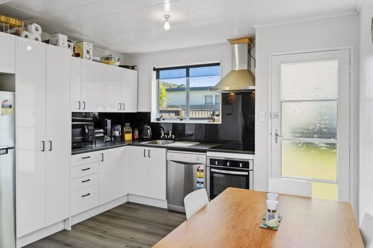 Photo of property in 186b Wellington Road, Wainuiomata, Lower Hutt, 5014