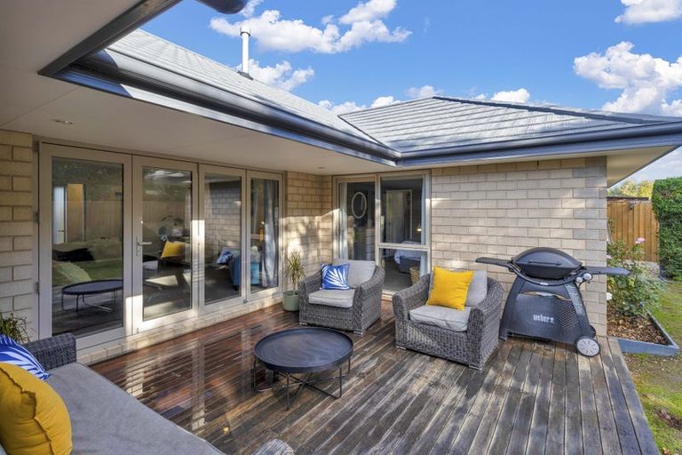 Photo of property in 19 Franklin Drive, Rangiora, 7400