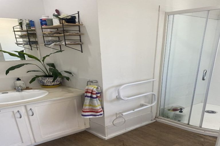 Photo of property in 81 Jellicoe Street, Martinborough, 5711