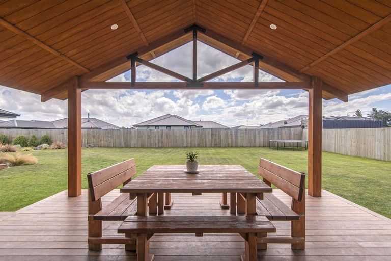 Photo of property in 6 Merino Crescent, Kirwee, 7571