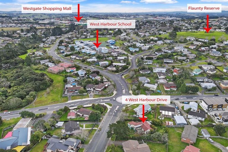 Photo of property in 4 West Harbour Drive, West Harbour, Auckland, 0618