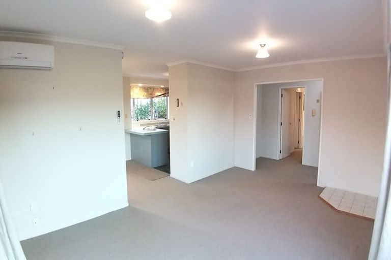 Photo of property in 2/18 Carriage Close, Northpark, Auckland, 2013