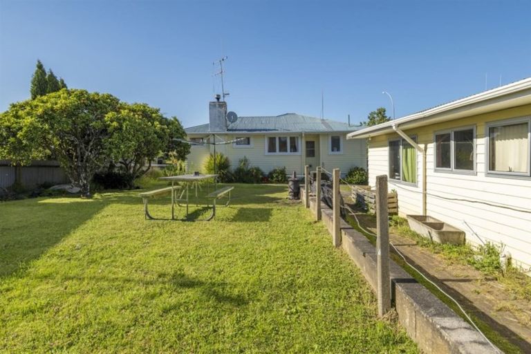 Photo of property in 21 Millers Road, Brookfield, Tauranga, 3110