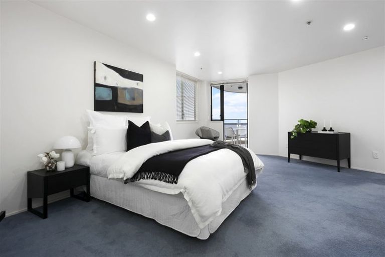 Photo of property in 5a/173 Hurstmere Road, Takapuna, Auckland, 0622