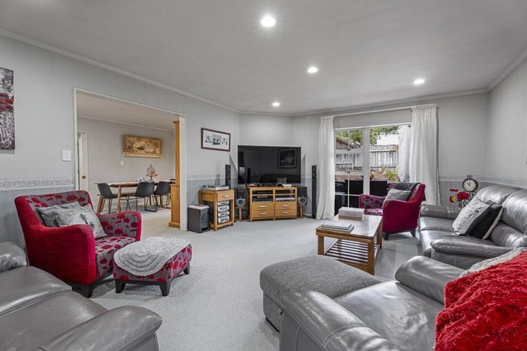 Photo of property in 35 Cromwell Drive, Fitzroy, Hamilton, 3206