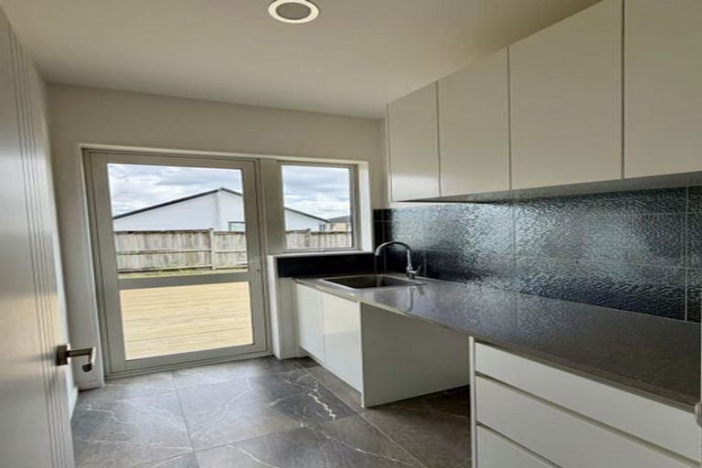 Photo of property in 150 Smales Road, East Tamaki, Auckland, 2013