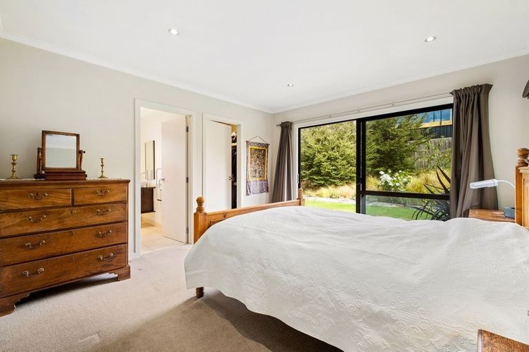 Photo of property in 8 Alpha Close, Wanaka, 9305