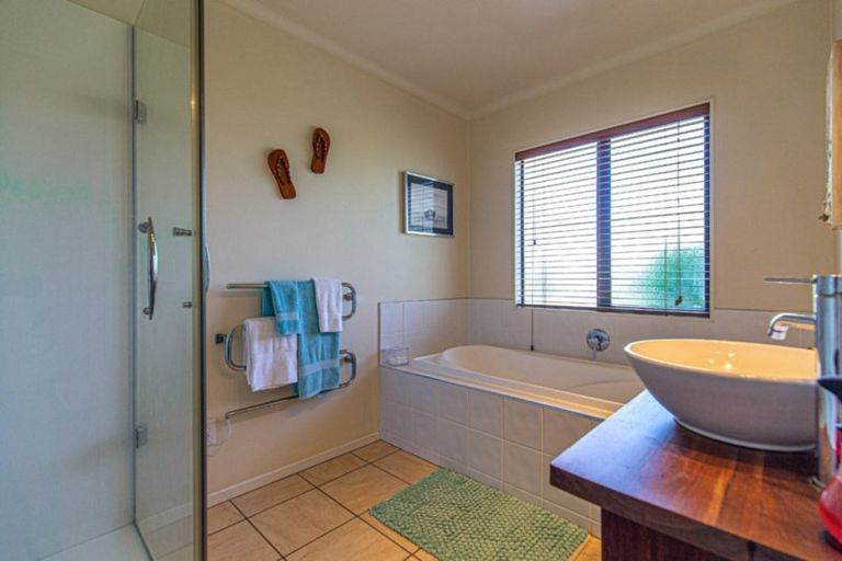 Photo of property in 65 Chestnut Lane, Pirongia, 3802