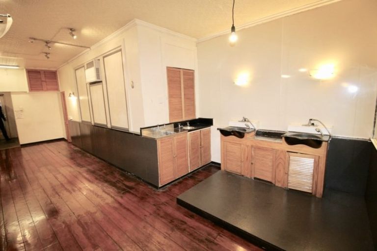 Photo of property in 180 Queen Street, Pukekohe, 2120