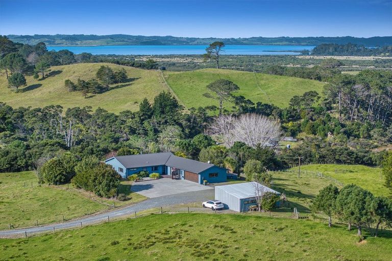 Photo of property in 499 Shelly Beach Road, South Head, Helensville, 0874