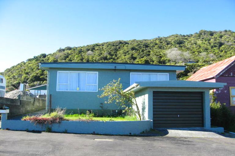 Photo of property in 15 Alexander Terrace, Greymouth, 7805