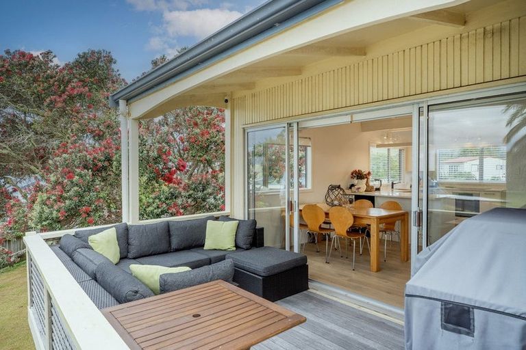 Photo of property in 19 Hicks Place, Cooks Beach, Whitianga, 3591