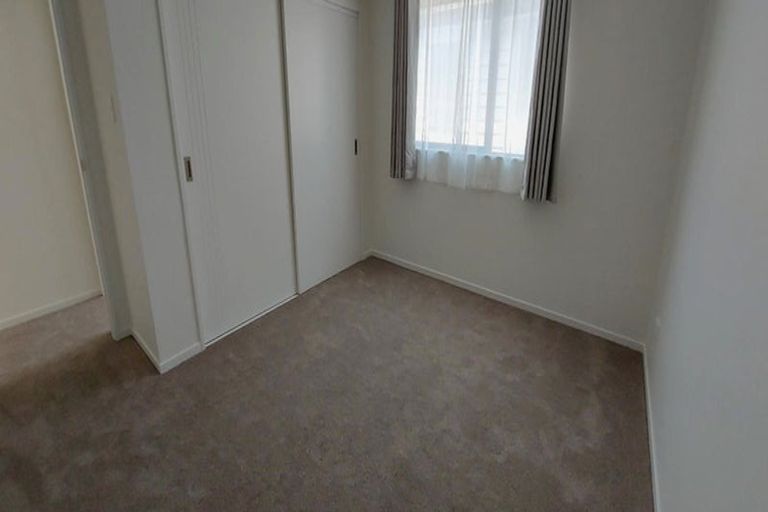 Photo of property in 20b Mackenzie Street, Te Atatu South, Auckland, 0610