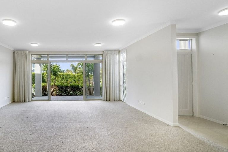 Photo of property in 16 Plantation Terrace, Orewa, 0931