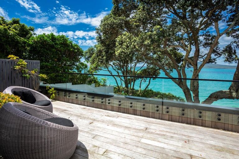 Photo of property in 2 Old Lake Road, Narrow Neck, Auckland, 0624