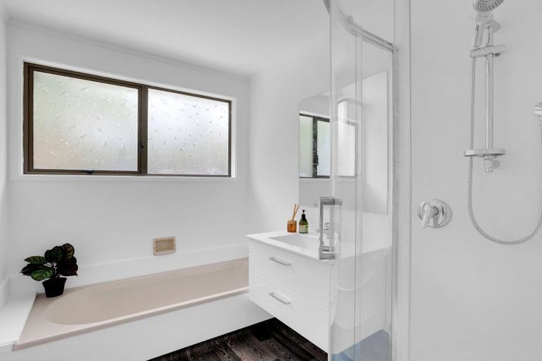 Photo of property in 17 Matipo Crescent, Pukete, Hamilton, 3200