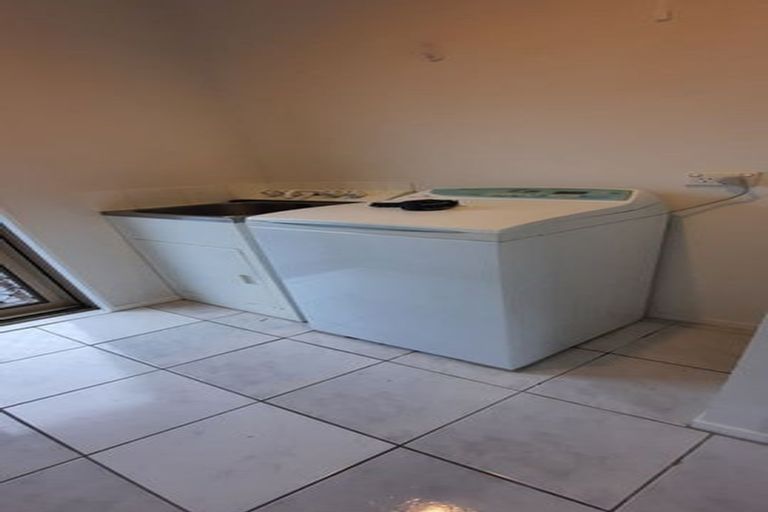 Photo of property in 2a Gallony Avenue, Massey, Auckland, 0614