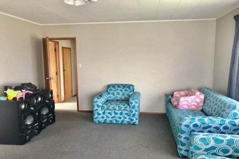 Photo of property in 21 Shalimar Place, Clover Park, Auckland, 2019