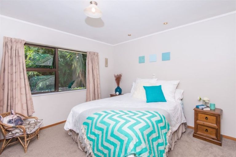 Photo of property in 3 Ronald Woolf Place, Churton Park, Wellington, 6037