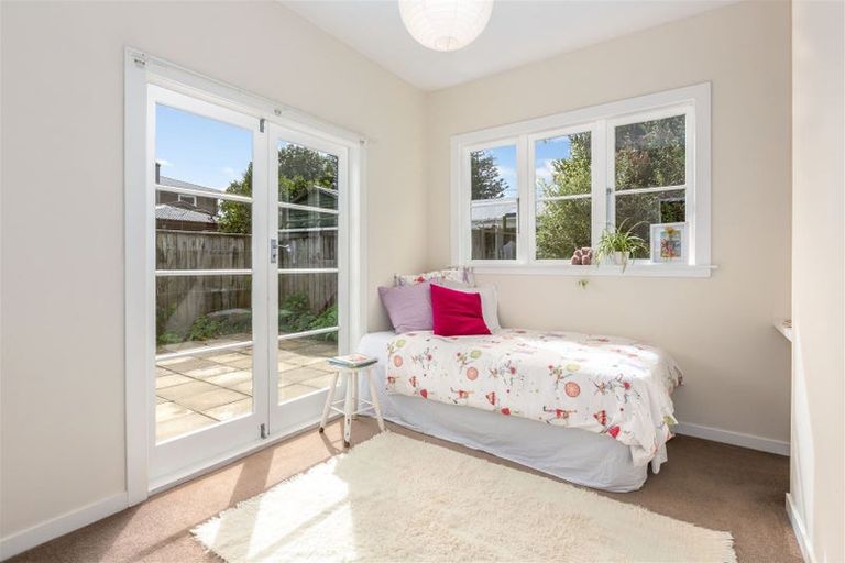 Photo of property in 9 Tawa Street, Eastbourne, Lower Hutt, 5013