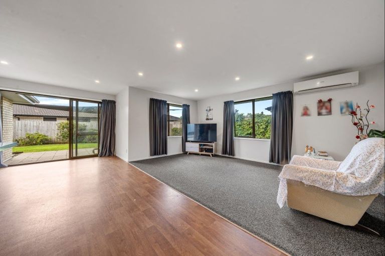 Photo of property in 15a Frederick Place, Whalers Gate, New Plymouth, 4310