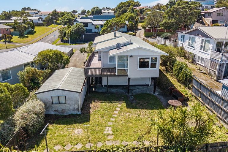 Photo of property in 172 Conclusion Street, Ascot Park, Porirua, 5024