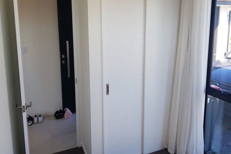 Photo of property in 12 Mccahon Drive, Rangiora, 7400