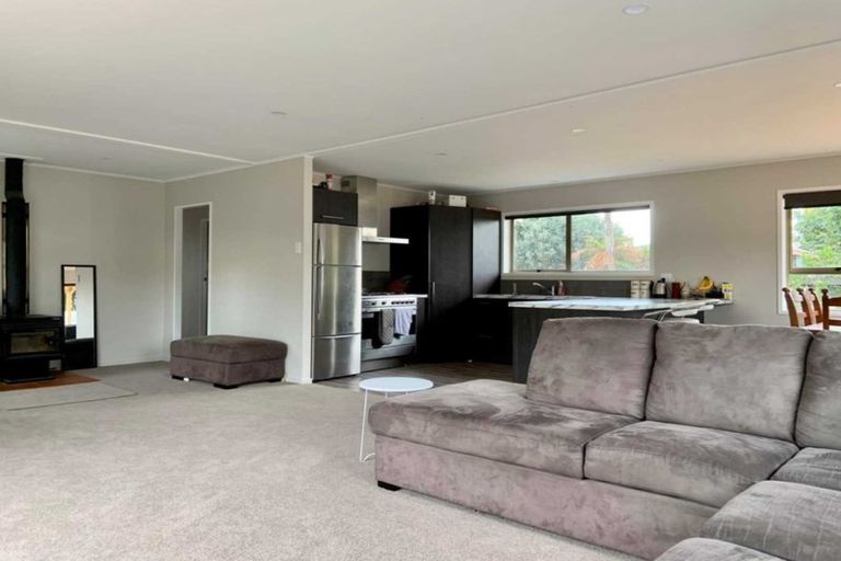 Photo of property in 317 Shakespeare Street, Leamington, Cambridge, 3432