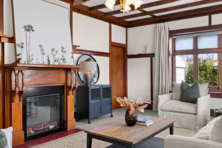 Photo of property in 86 Te Mata Road, Havelock North, 4130