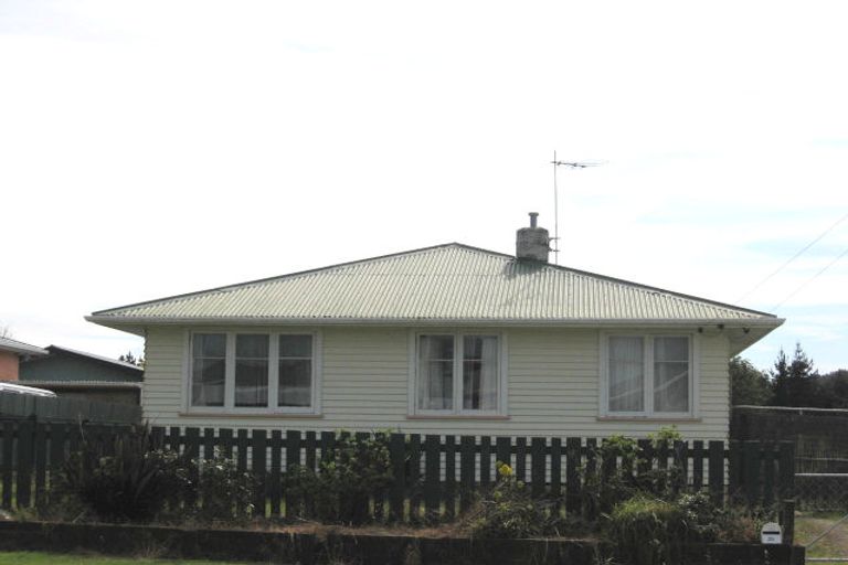 Photo of property in 20 Lee Street, Castlecliff, Whanganui, 4501