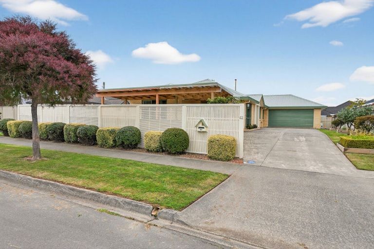 Photo of property in 42 Brooklyn Heights Drive, Kelvin Grove, Palmerston North, 4414