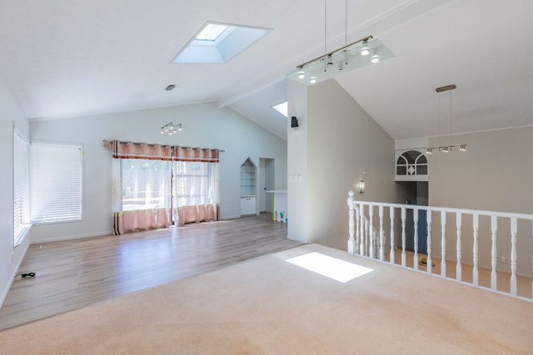 Photo of property in 5 Noeleen Street, Glenfield, Auckland, 0629