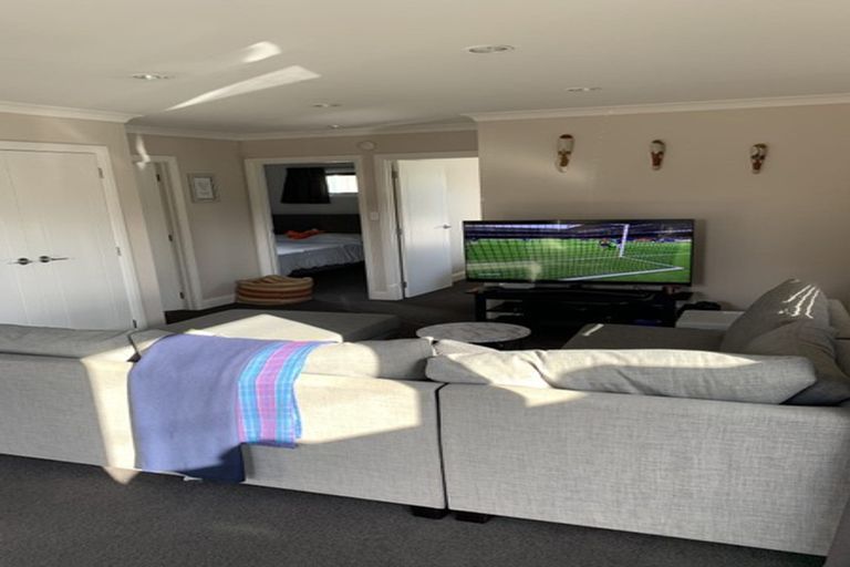 Photo of property in 16 Regent Street, Silverdale, Hamilton, 3216