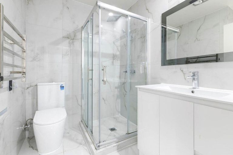 Photo of property in 8c Kent Road, Manurewa, Auckland, 2102