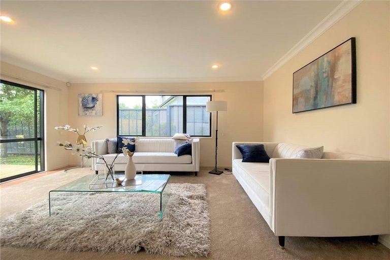 Photo of property in 16 Kilsyth Way, East Tamaki Heights, Auckland, 2016