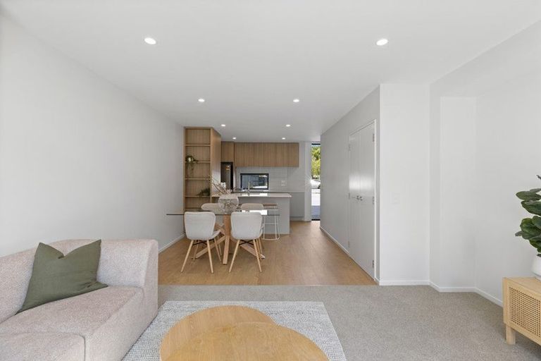 Photo of property in 2/88 Holly Road, St Albans, Christchurch, 8014