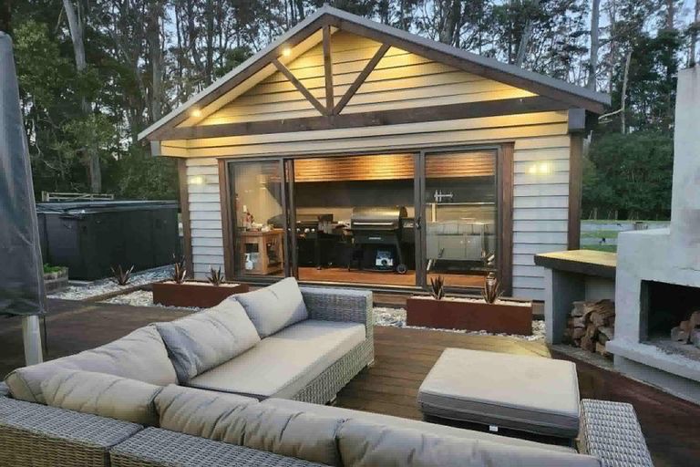 Photo of property in 20 Maddies Road, Kaukapakapa, 0873