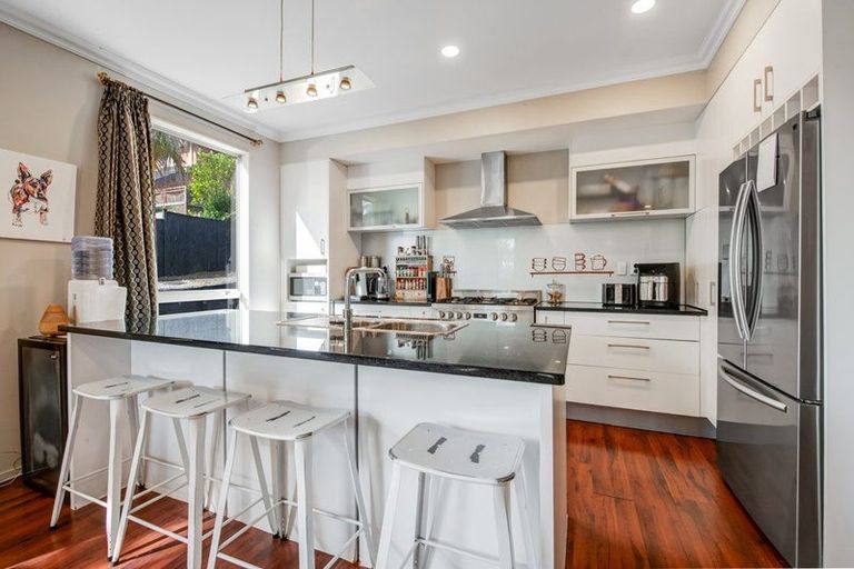 Photo of property in 12 Tekapo Rise, Fairview Heights, Auckland, 0632