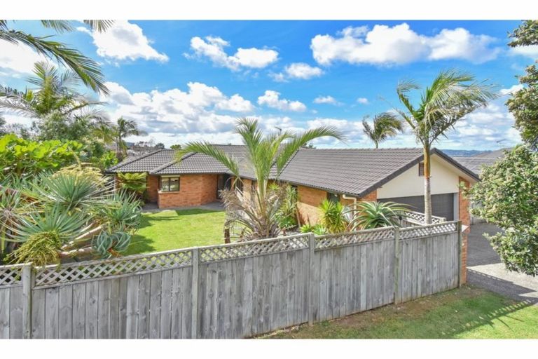 Photo of property in 26 Norm Pellow Drive, Manurewa, Auckland, 2105