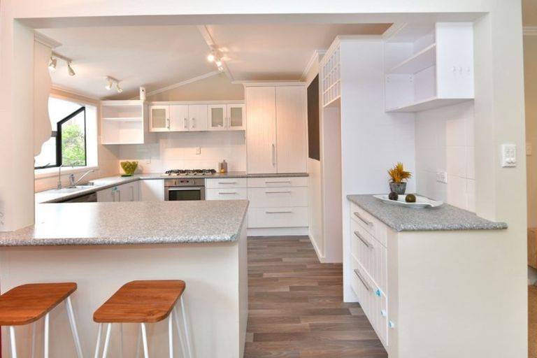 Photo of property in 53a Swann Beach Road, Stanmore Bay, Whangaparaoa, 0932