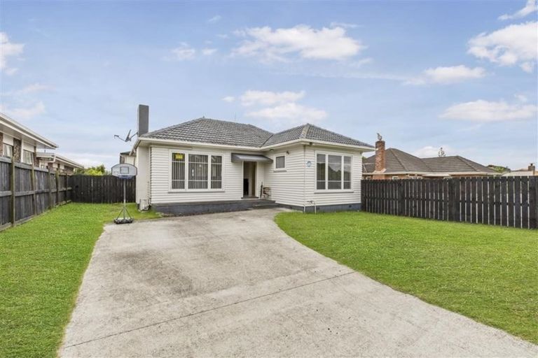 Photo of property in 102 Wallace Road, Papatoetoe, Auckland, 2025