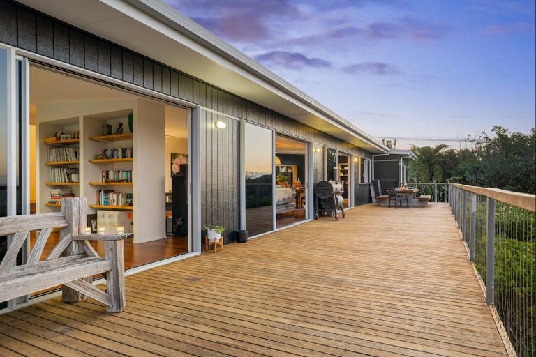 Photo of property in 200 Govan Wilson Road, Whangaripo, Warkworth, 0985