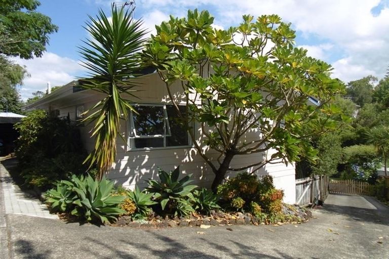 Photo of property in 2/65 Alexander Avenue, Torbay, Auckland, 0630