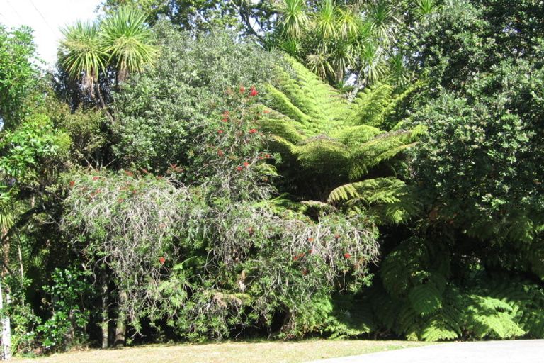 Photo of property in 36 Sandown Road, Rothesay Bay, Auckland, 0630