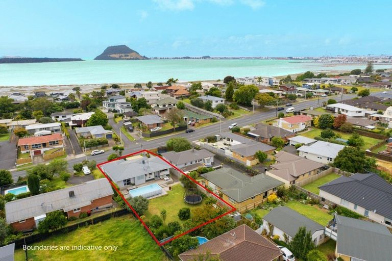 Photo of property in 218 Ngatai Road, Otumoetai, Tauranga, 3110